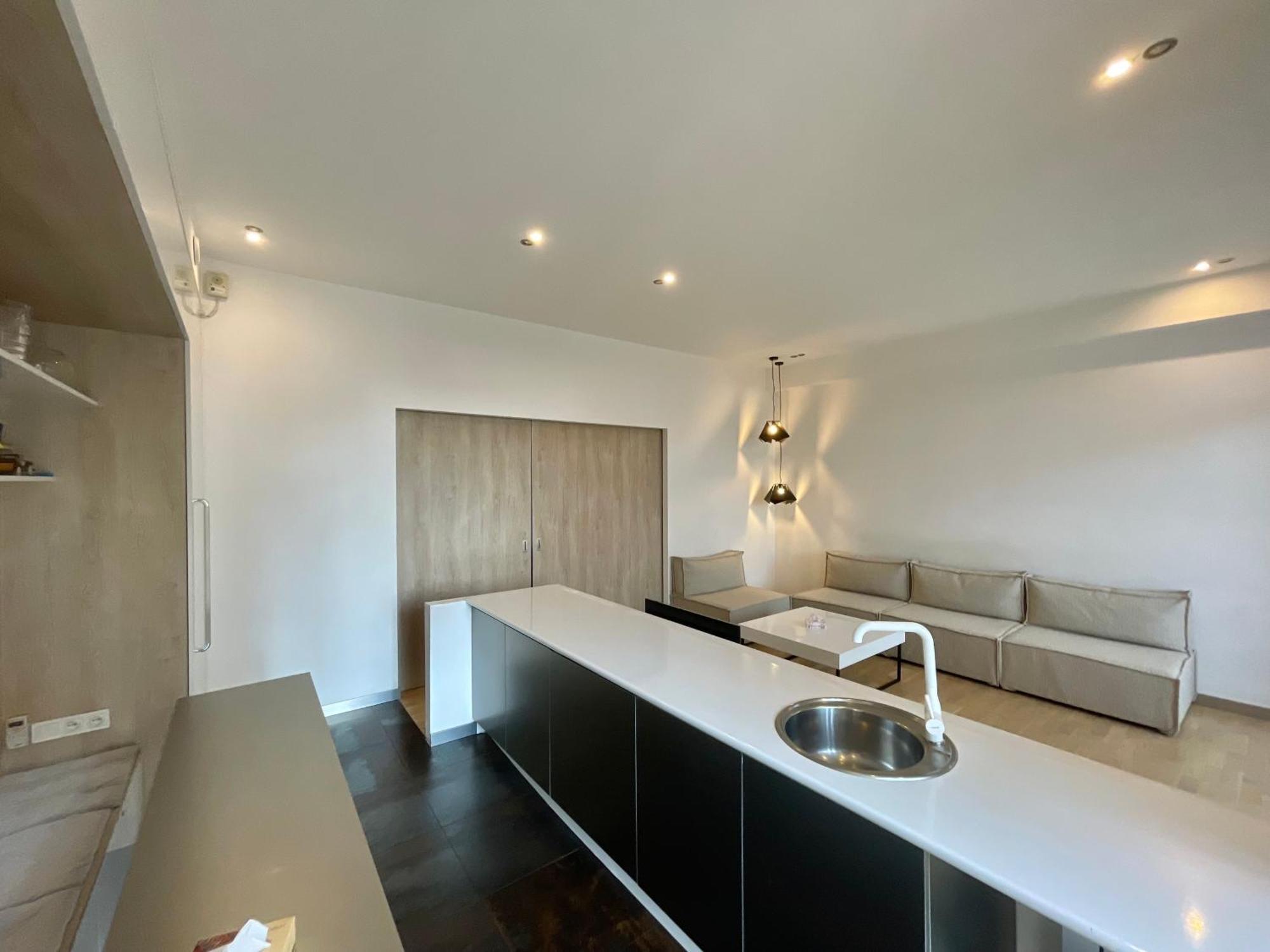 Metro Apartment 耶烈万 外观 照片